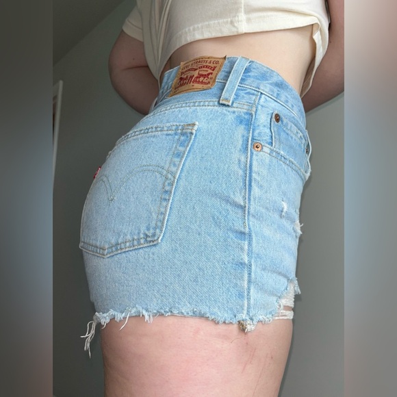 Levi's Women's Premium 501 Original Shorts - Picture 3 of 15